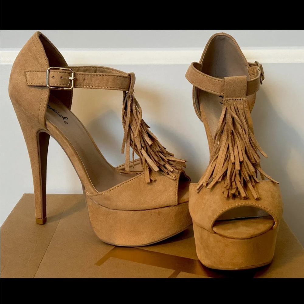 Spring tan heels new